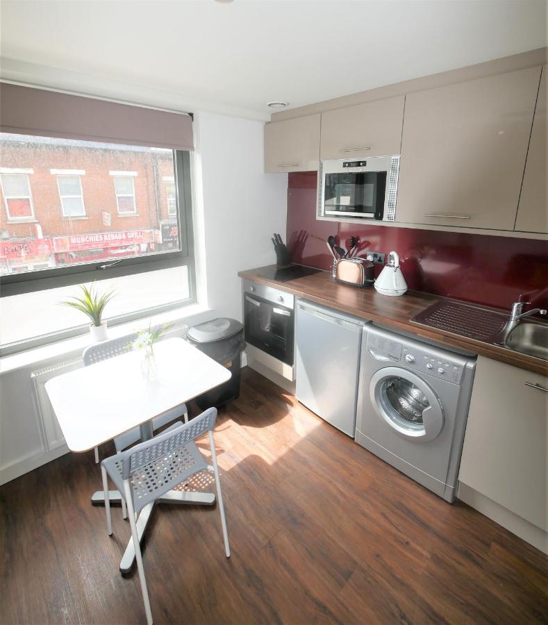 Hill House Holiday Apartments Борнмут Экстерьер фото