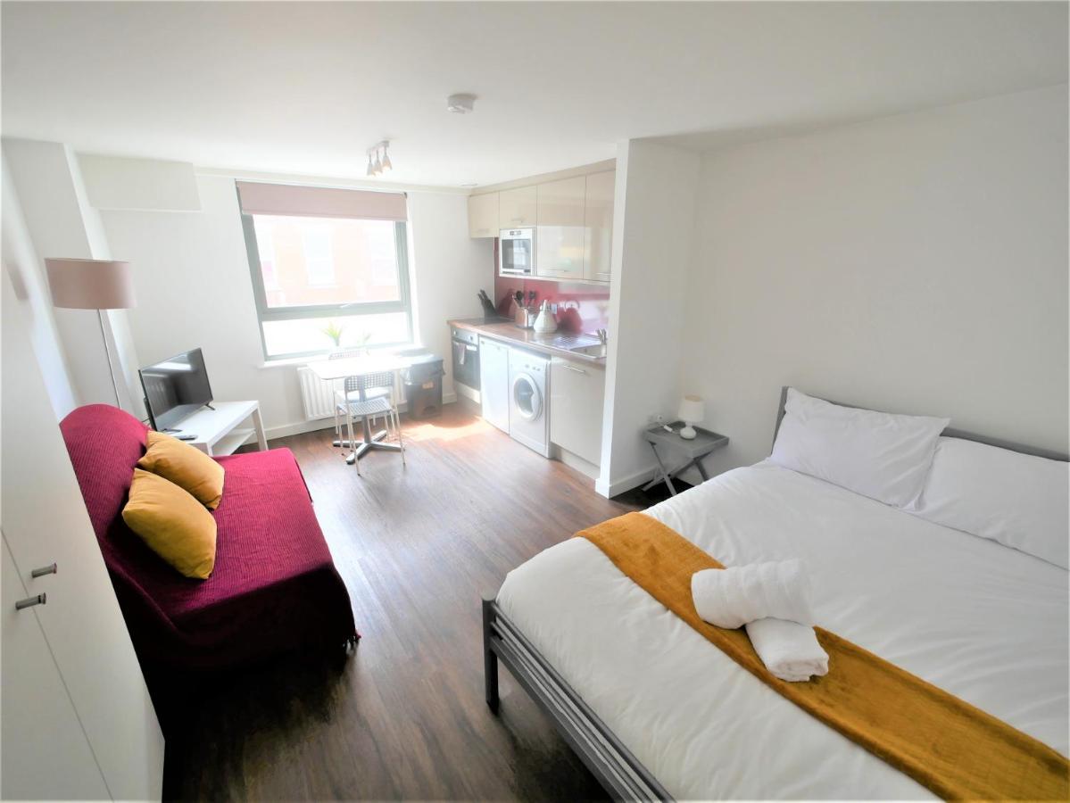 Hill House Holiday Apartments Борнмут Экстерьер фото