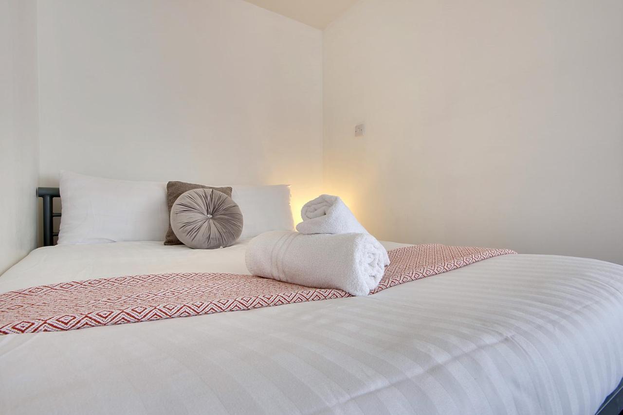 Hill House Holiday Apartments Борнмут Экстерьер фото