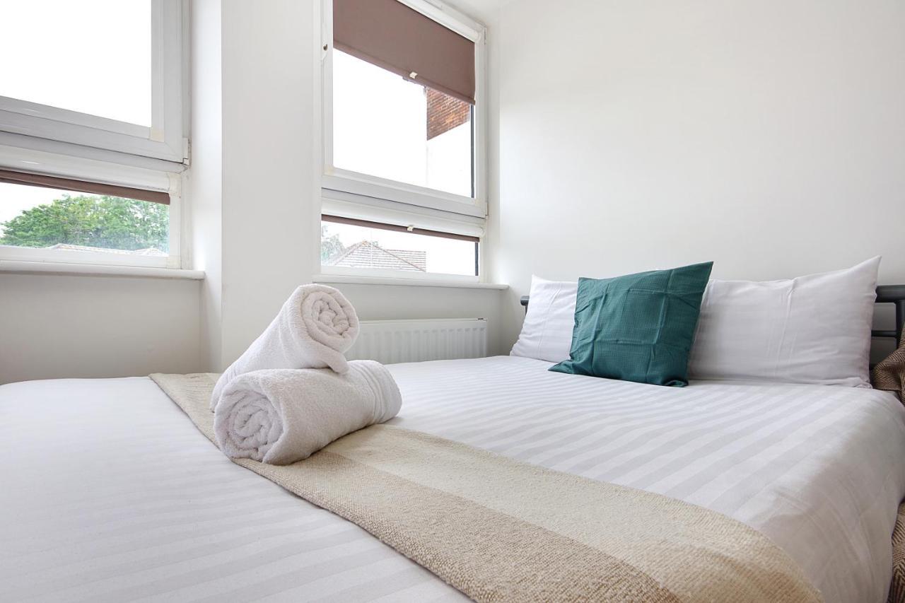Hill House Holiday Apartments Борнмут Экстерьер фото