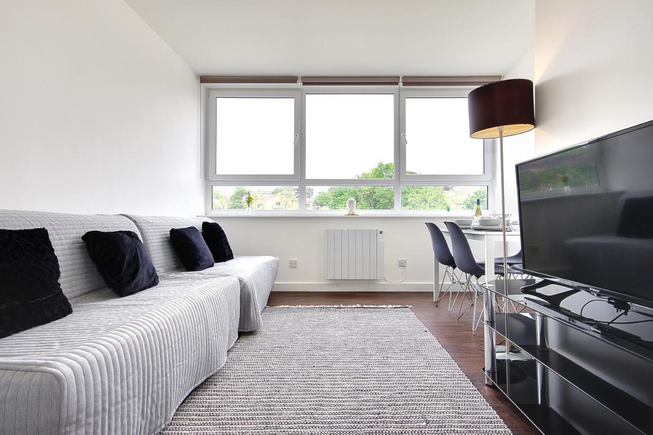 Hill House Holiday Apartments Борнмут Экстерьер фото