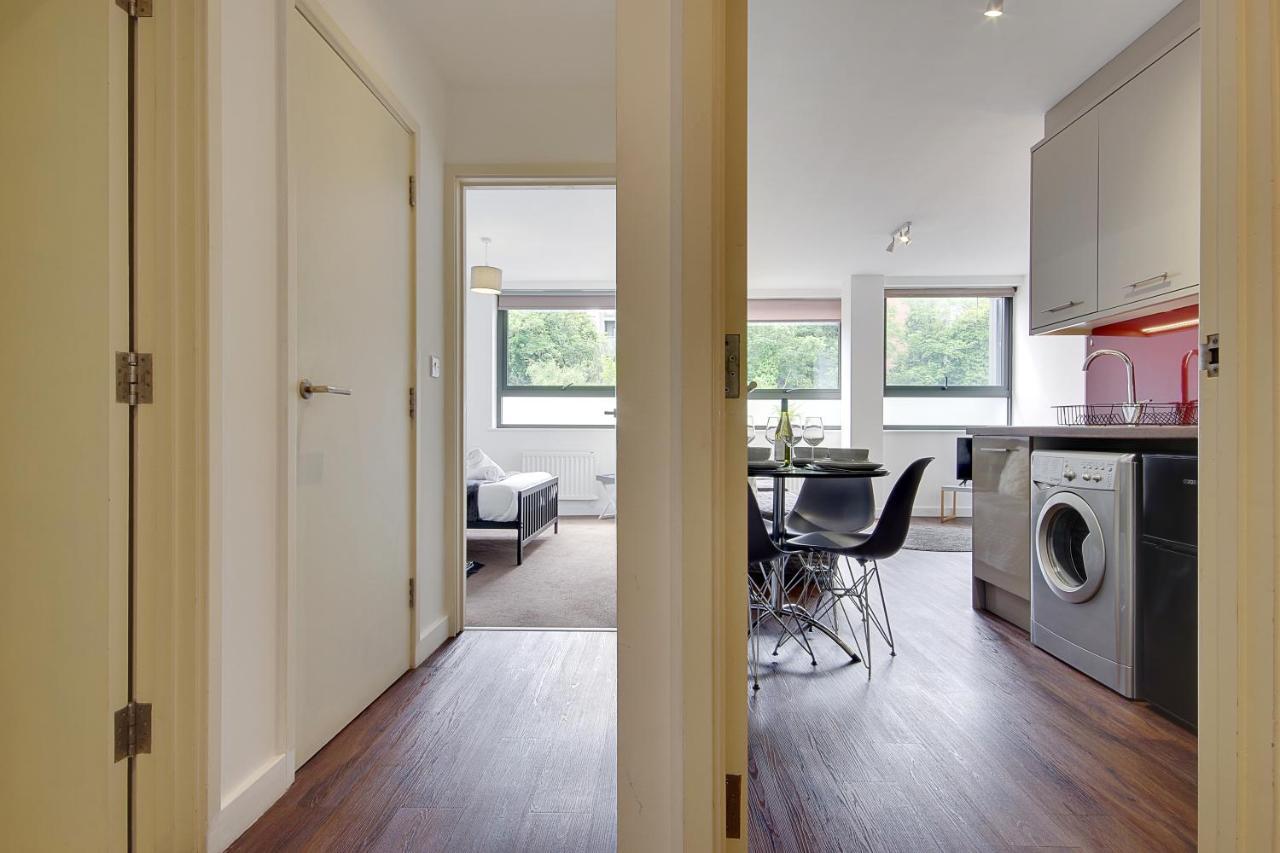 Hill House Holiday Apartments Борнмут Экстерьер фото