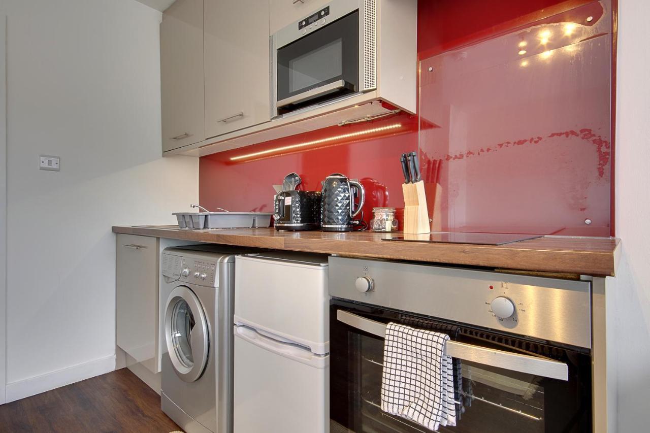 Hill House Holiday Apartments Борнмут Экстерьер фото